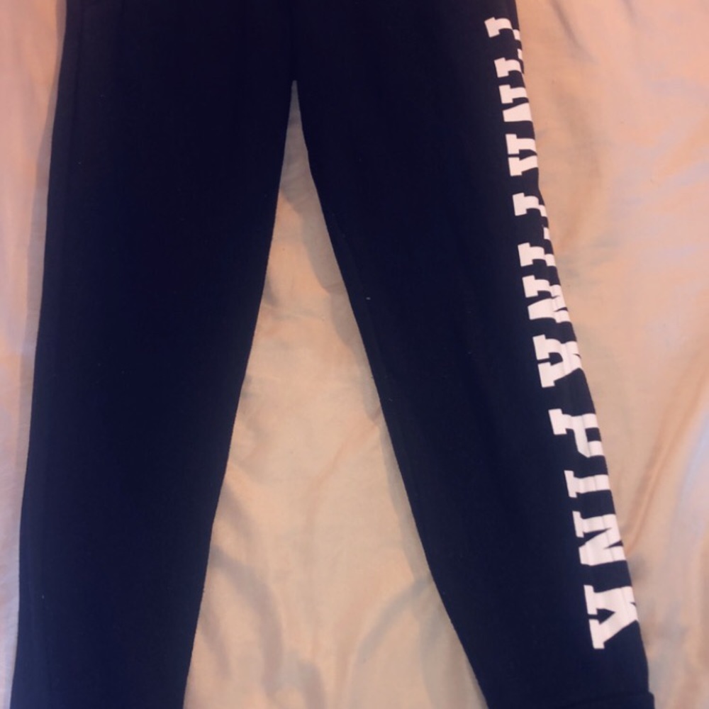 VS Pink jogger